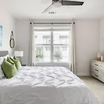 Explore Southtown Apartment Near The River Walk