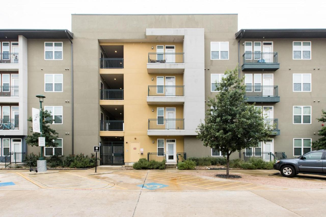Explore Southtown Near The River Walk Apartment *